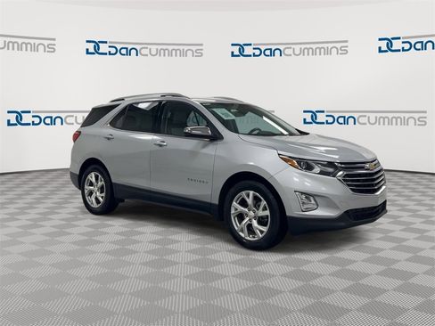 Used 2020 Chevrolet Equinox Premier image 2