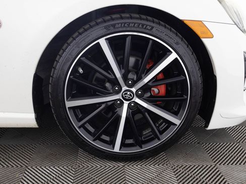 Used 2020 Toyota 86 image 44