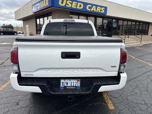 Used 2023 Toyota Tacoma TRD Sport AWD/4WD image 4