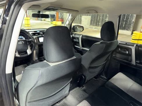 Used 2018 Toyota 4Runner SR5 image 53