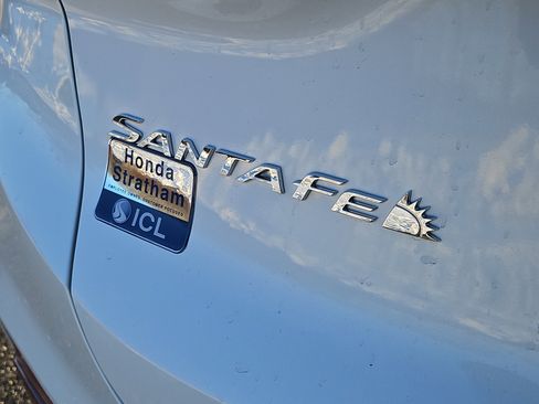 Used 2020 Hyundai Santa Fe SE image 5