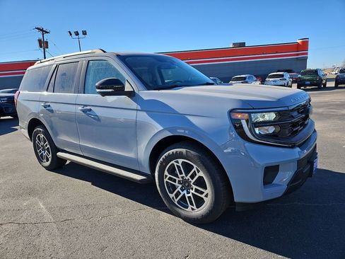 New 2026 Ford Expedition Active image 1