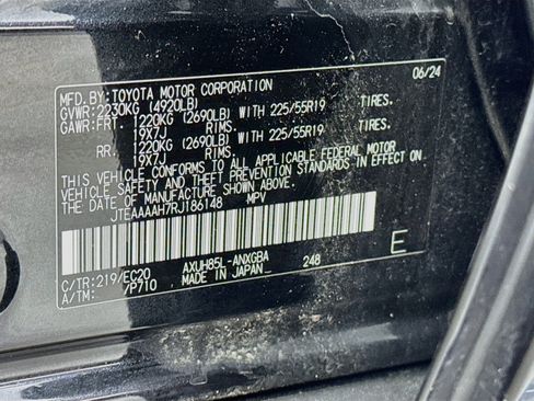 Certified 2024 Toyota Venza Nightshade AWD/4WD image 33