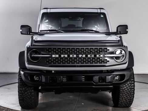 Used 2023 Ford Bronco Badlands w/ Sasquatch Package AWD/4WD image 8