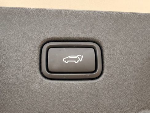 Used 2025 Hyundai Tucson Limited AWD/4WD image 25
