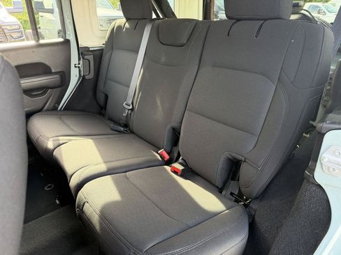 Used 2023 Jeep Wrangler Unlimited Sport AWD/4WD image 18