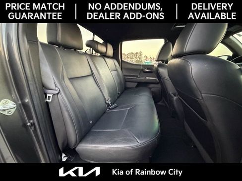 Used 2021 Toyota Tacoma Limited image 20