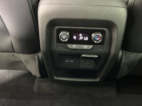 New 2027 Chevrolet Traverse LT w/ Sun and Wheel Package AWD/4WD image 19