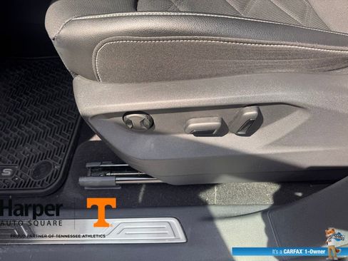 Used 2024 Volkswagen Atlas SE image 18