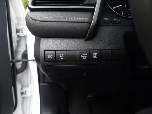 Used 2022 Toyota Camry SE w/ Audio Upgrade Package FWD image 7