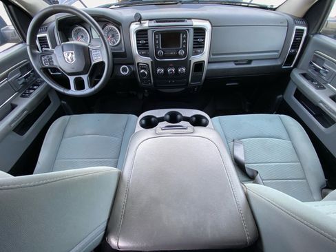 Used 2019 RAM 1500 Classic SLT image 3