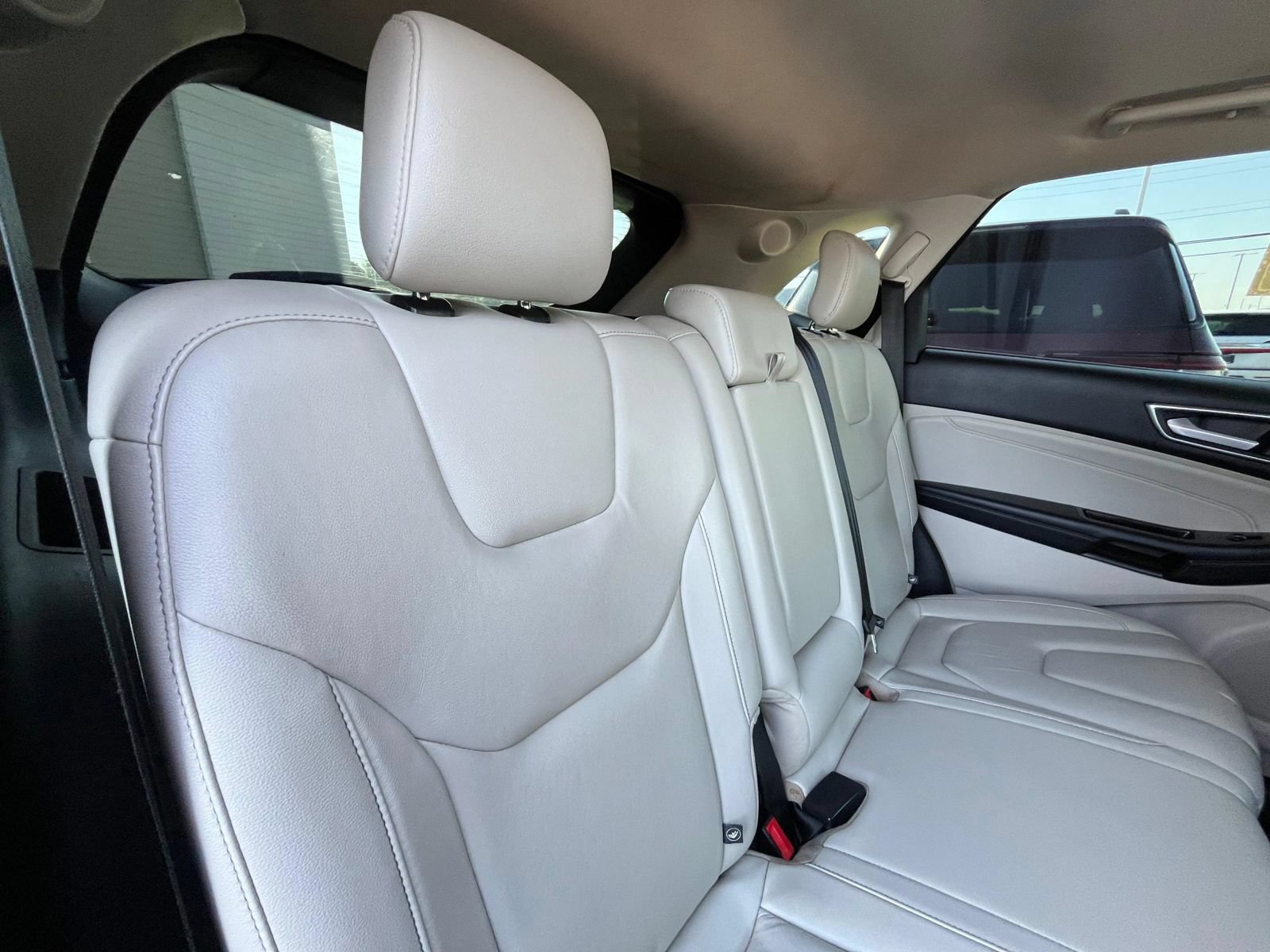 Used 2018 Ford Edge Titanium w/ Technology Package AWD/4WD image 34