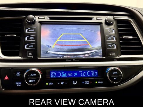 Used 2015 Toyota Highlander Limited Platinum AWD/4WD image 34