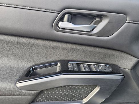 New 2026 Nissan Pathfinder SL AWD/4WD image 46
