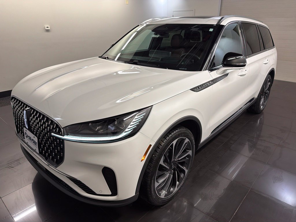 New 2027 Lincoln Aviator Reserve AWD/4WD image 3