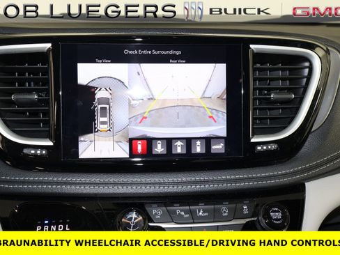 Used 2024 Chrysler Pacifica Touring-L FWD image 29