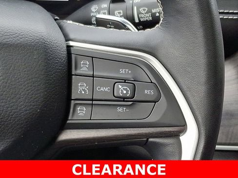 Used 2022 Jeep Grand Cherokee L Limited AWD/4WD image 25