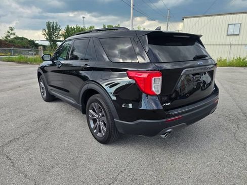 Used 2024 Ford Explorer XLT w/ Equipment Group 202A AWD/4WD image 6