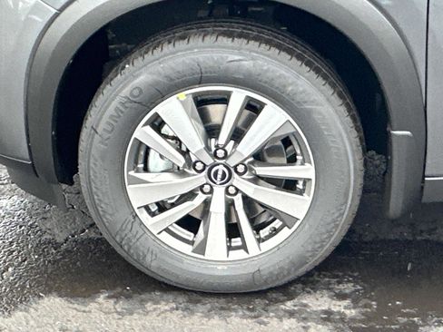 New 2025 Nissan Pathfinder SL image 11