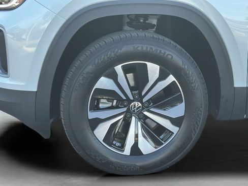 New 2026 Volkswagen Atlas SE image 10