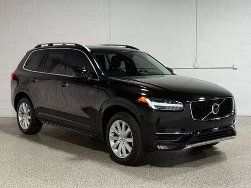 Used 2016 Volvo XC90 T6 Momentum w/ Momentum Plus Package image 4