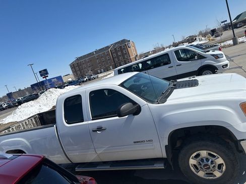 Used 2012 GMC Sierra 2500 SLE w/ SLE Preferred Package image 5