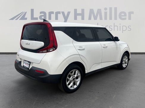 Used 2022 Kia Soul LX w/ Technology Package FWD image 5