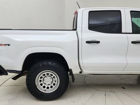 Used 2023 Chevrolet Colorado W/T w/ Advanced Trailering Package AWD/4WD image 12