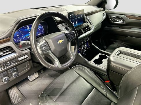 Used 2022 Chevrolet Suburban Premier image 9