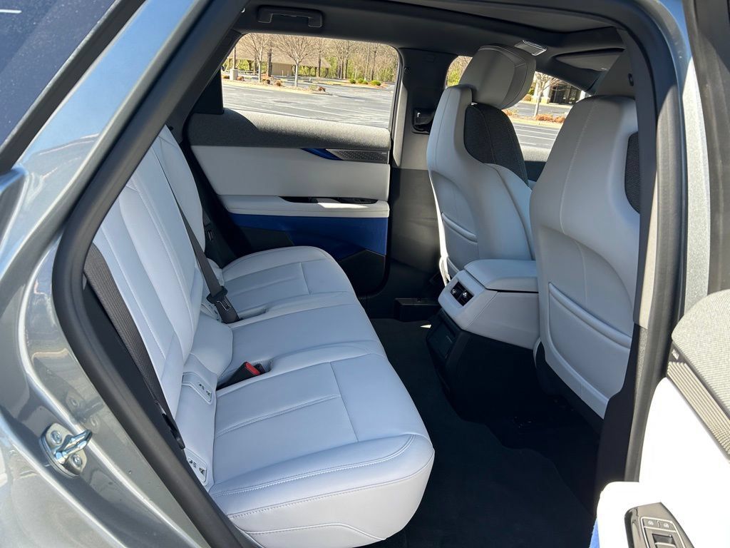 Used 2025 Cadillac Optiq Luxury 1 AWD/4WD image 54