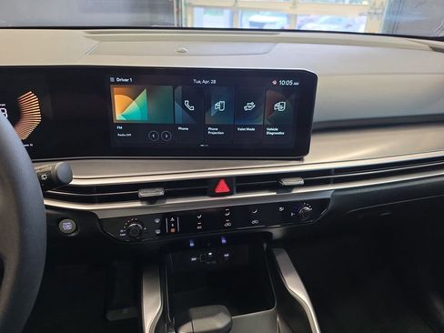 Certified 2025 Kia Sorento LX FWD image 25