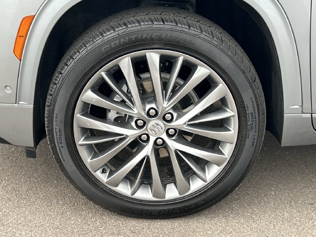 Used 2025 Buick Enclave Avenir w/ Super Cruise Package AWD/4WD image 34