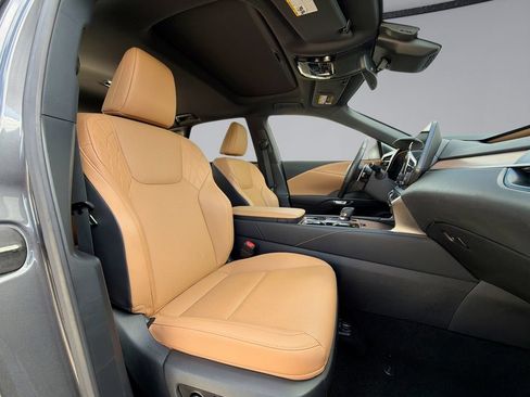 Used 2025 Lexus RX 350 Premium w/ Accessory Package (Z1) FWD image 16