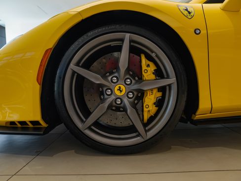 Used 2023 Ferrari F8 Tributo RWD image 35