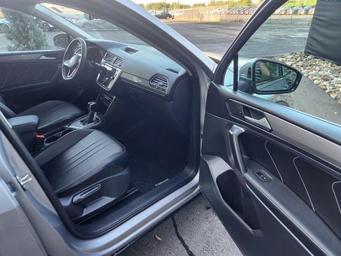 Certified 2023 Volkswagen Tiguan SE image 11