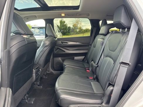 Used 2023 INFINITI QX60 Luxe image 17