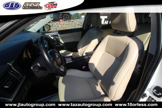 Used 2013 Lexus CT 200h w/ Premium Pkg w/Backup Camera FWD image 9