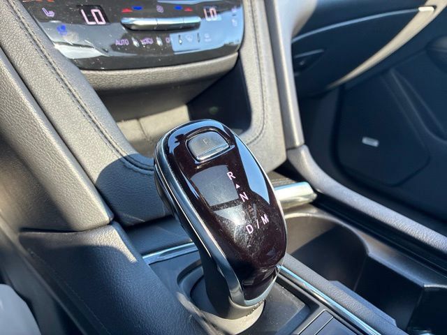 Used 2023 Cadillac XT6 Premium Luxury w/ Technology Package FWD image 33