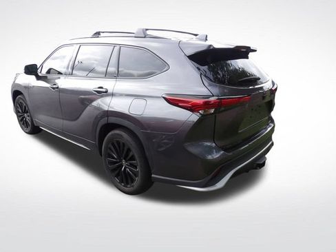 Used 2022 Toyota Highlander XSE AWD/4WD image 10
