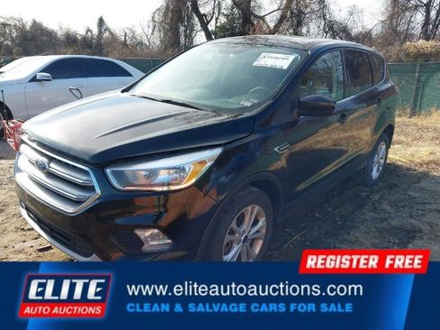 Used 2017 Ford Escape SE image 4