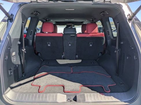 Used 2024 Lexus LX 600 F Sport image 11