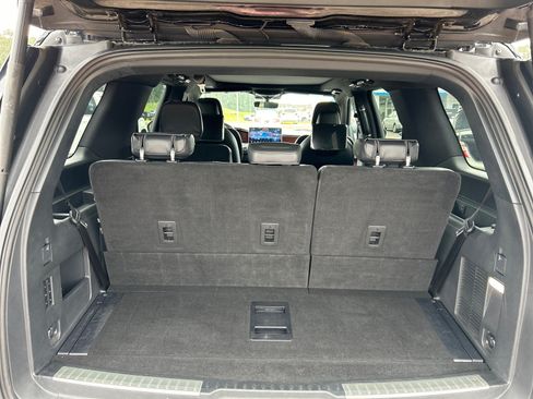 Used 2023 Lincoln Navigator Reserve AWD/4WD image 7