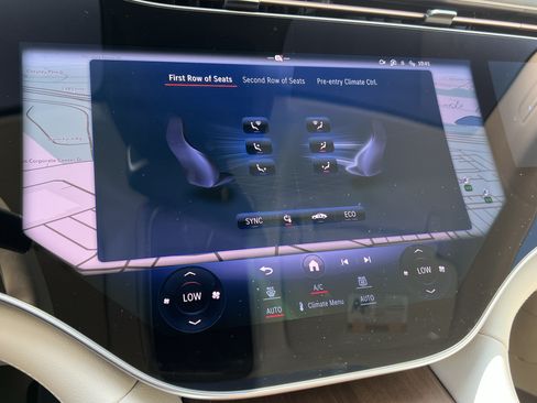 Used 2022 Mercedes-Benz EQS 580 4MATIC Sedan image 29