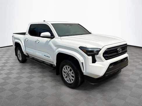 Used 2024 Toyota Tacoma SR5 RWD image 4