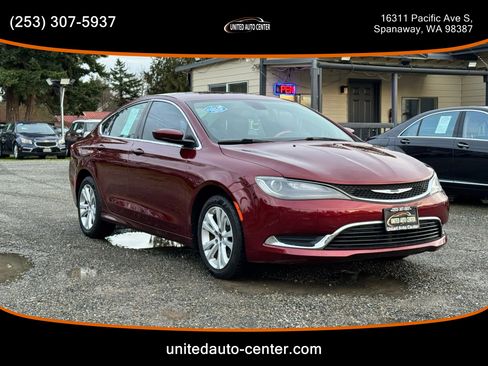 Used 2015 Chrysler 200 Limited image 3