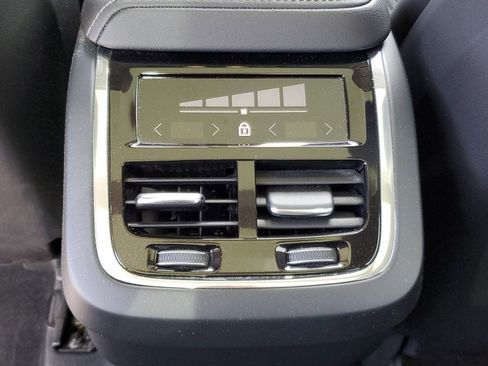 Certified 2023 Volvo XC60 B5 Ultimate w/ Protection Package image 13