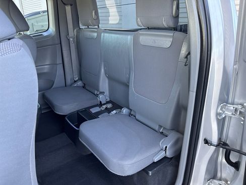 Used 2012 Toyota Tacoma 2WD Access Cab image 31
