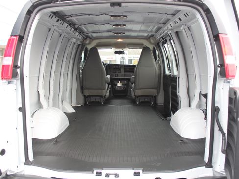 New 2025 Chevrolet Express 2500 image 17