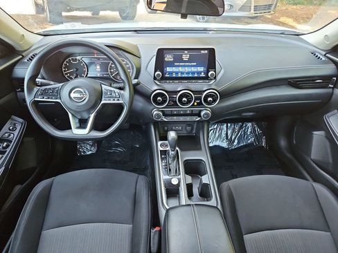 Used 2024 Nissan Sentra SV FWD image 9