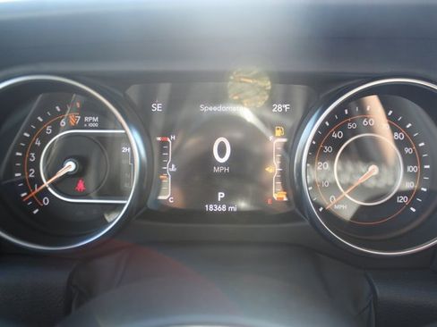 Used 2022 Jeep Gladiator Overland w/ Popular Equipment Package image 17